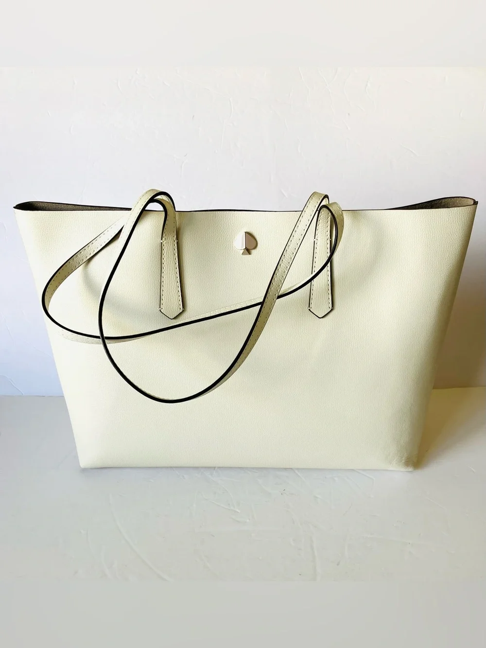 Kate Spade Molly Tote NWT Parchment Ivory W/Wristlet